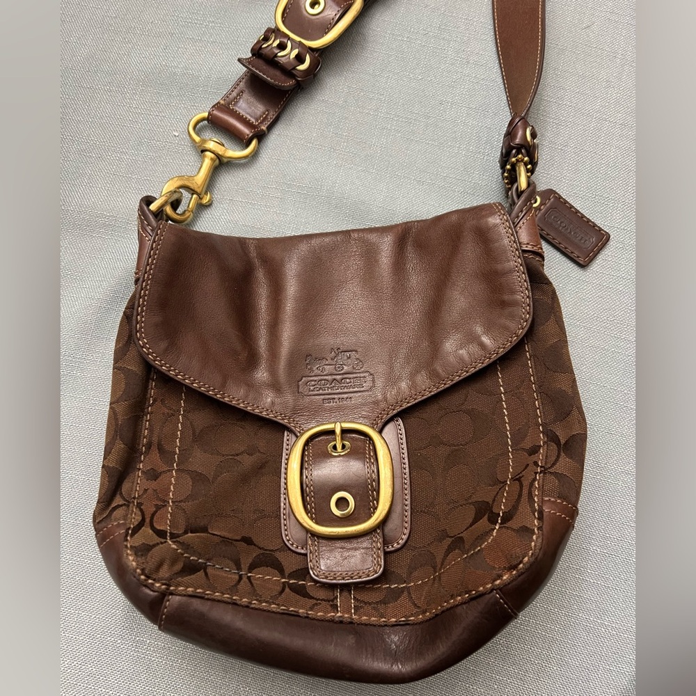 ORIGINAL coach legacy signature buckle flap